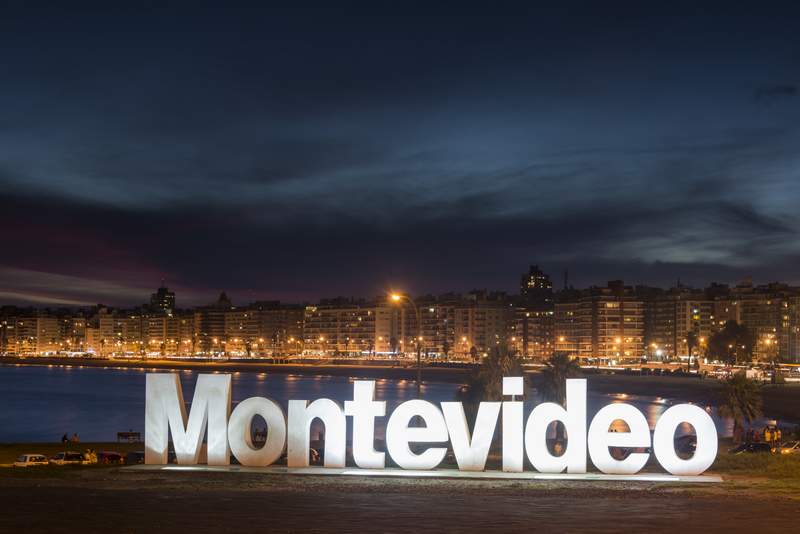 Montevideo letras de noche