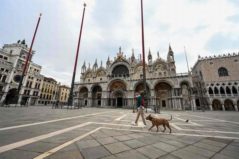 PLAZA VACIA