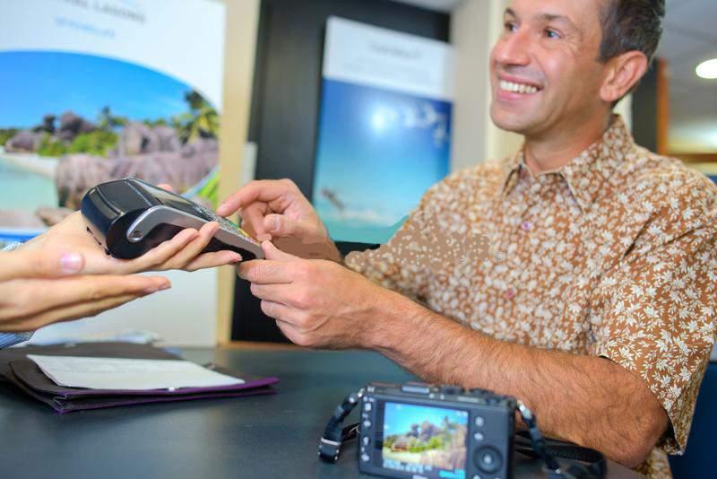 tourist paying traval agent credit card