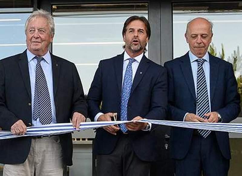 Corte de Cinta Aeropuerto de Carmelo