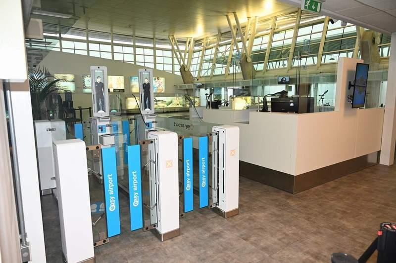 Pasarelas biométricas Aeropuerto Punta del Este 3