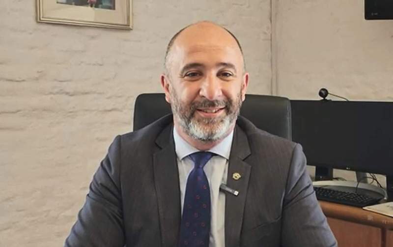 Ministro Sanguinetti pasaporte news