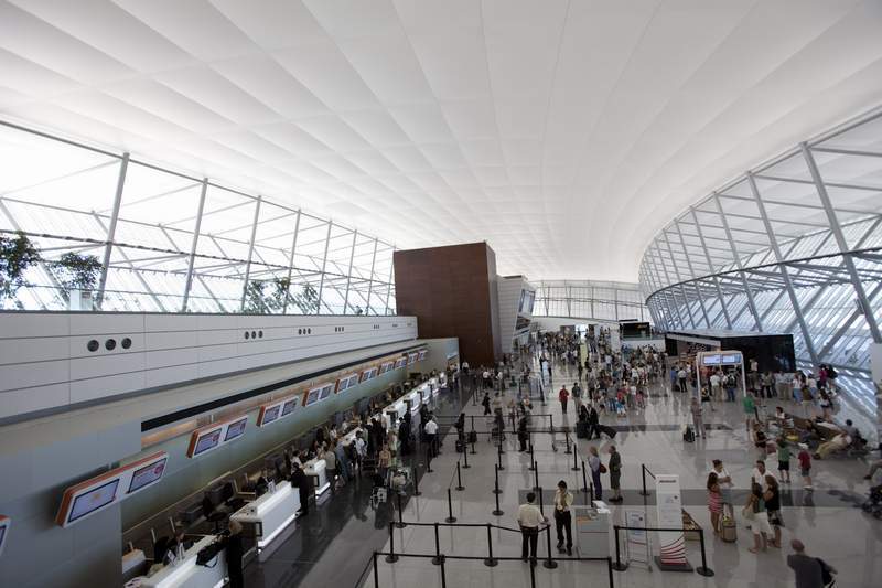 Aeropuerto Internacional de Carrasco 2