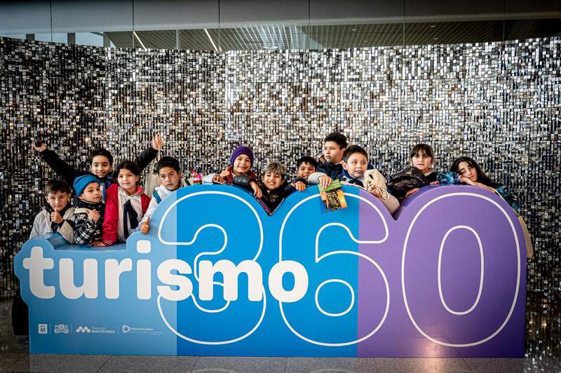AA MONTEVIDEO turismo 360 alusiva 1