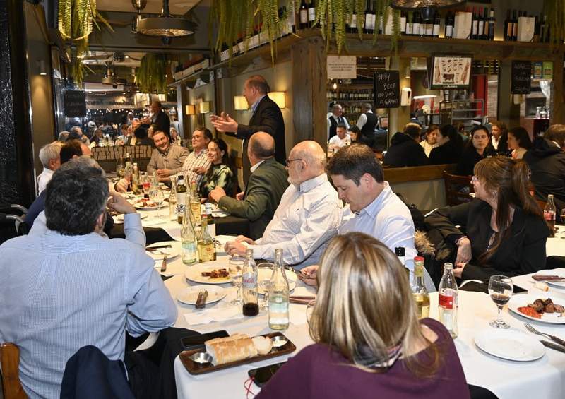 almuerzo 884