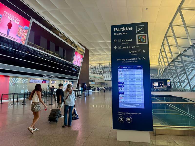 Totem en terminal Carrasco