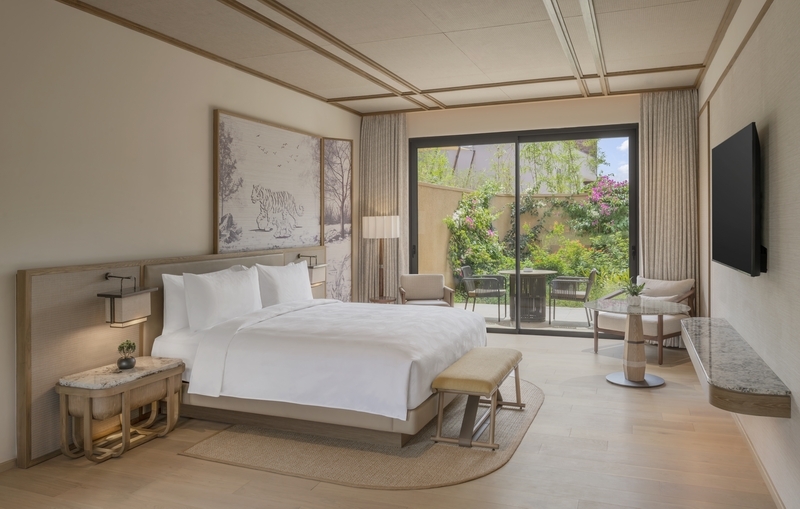 JW JAIRJ Junior Suite King Garden View Bedroom