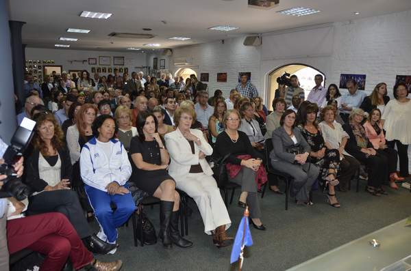 mujeres_sala