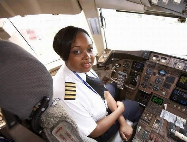 mujer_piloto_africa