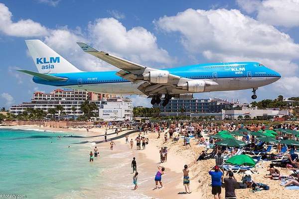 st_martin_avion