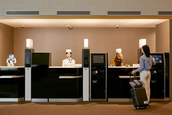 hotel_robots