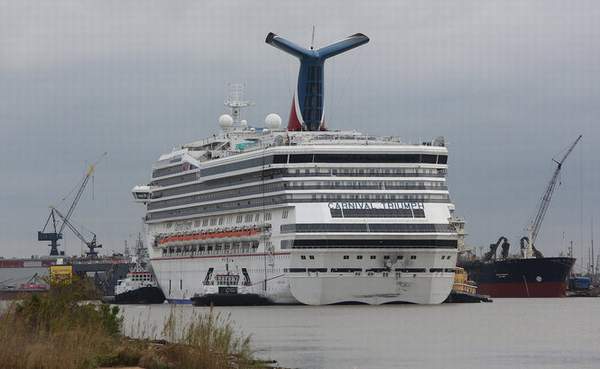 Carnival_triumph_astillero