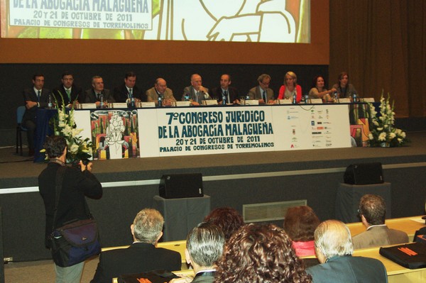 Vista_General_Mesa_Presidencial_Inauguracin_7_Congreso_Abogaca_Malaguea