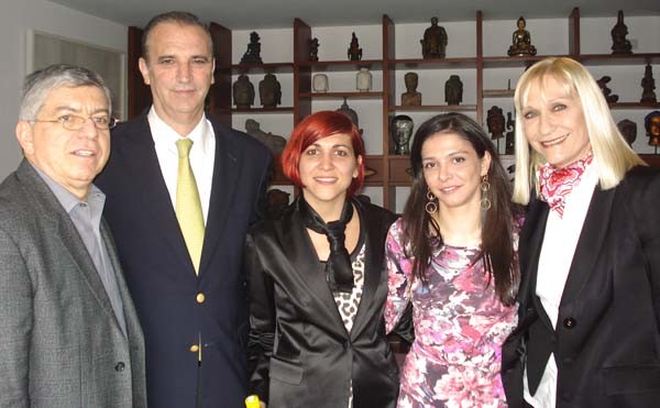 César Gaviria Trujillo, Alejandro Corres (Vicepresidente de arteBA Fundación), Julia Converti (Gerente de Proyectos y Coleccionismo de arteBA Fundación), María Paz Gaviria y Teresa Frías (Gerente General de arteBA Fundación). arteba_bogota