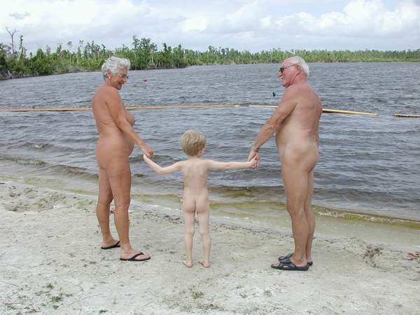 nudismo_ancianos
