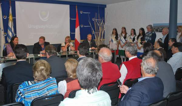 nueva_helvecia_lanzamiento02