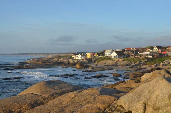 punta_del_diablo_rocas_01