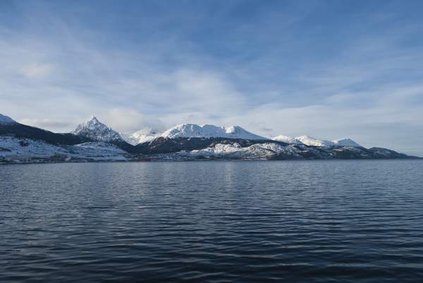 ushuaia_faro_montanas