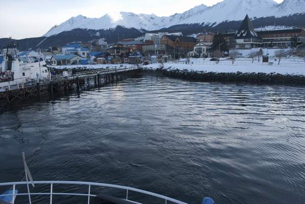 ushuaia_faro_puerto_salida