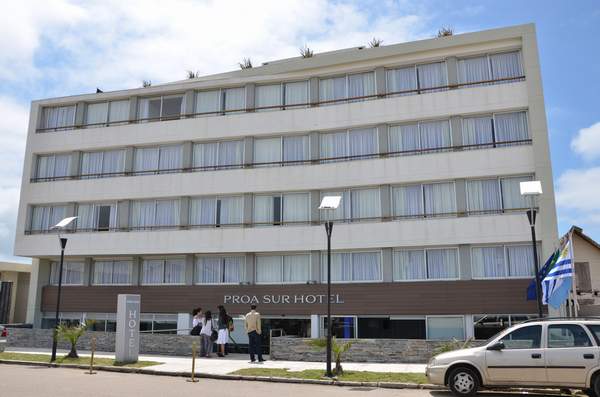 uyproa_frente_hotel_001